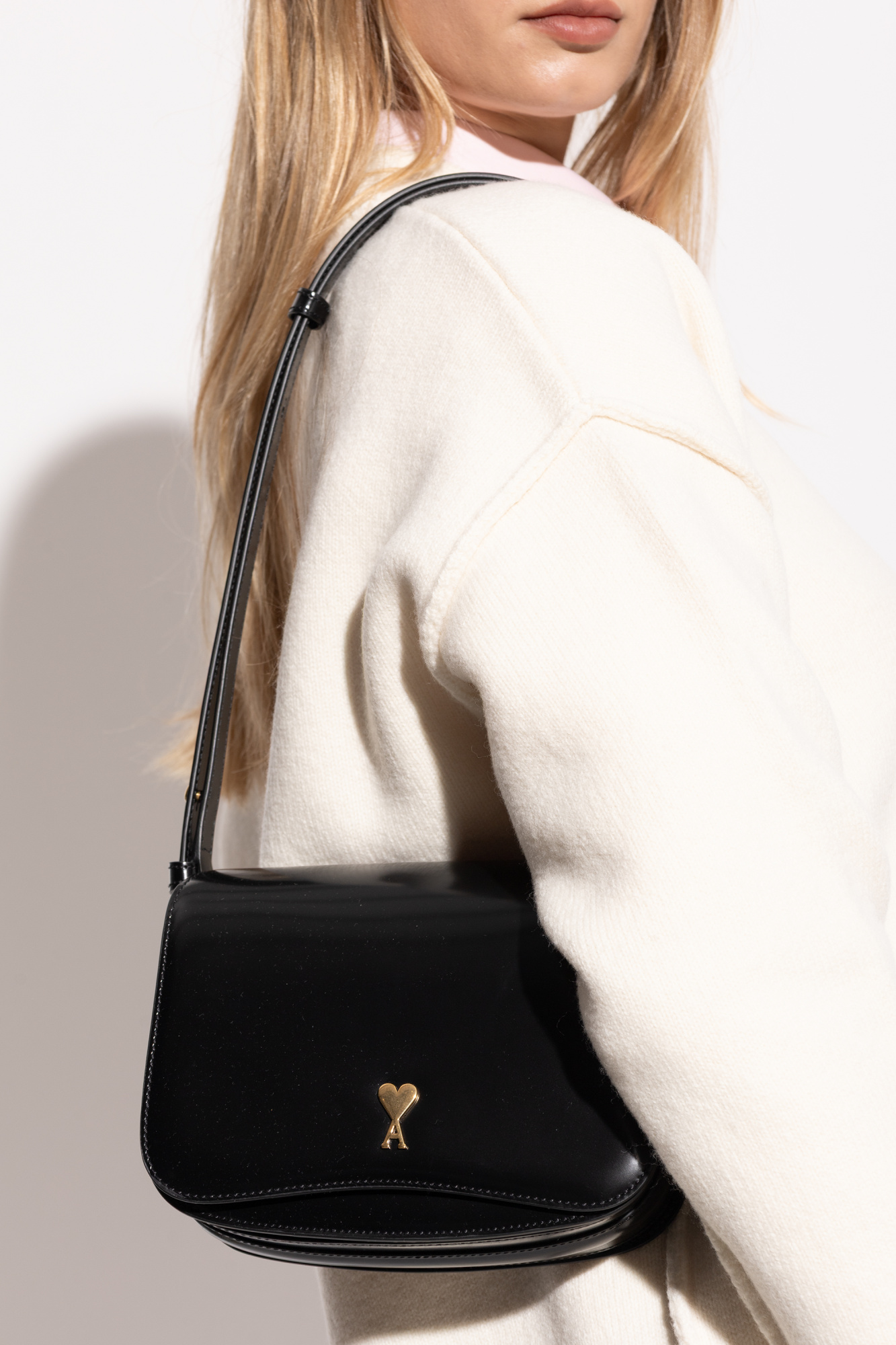 【送料&関税込】Ami Alexandre Mattiussi Shoulder Bag In Gree Ami Alexandre Mattiussi Shoulder Bag In Green Leather
